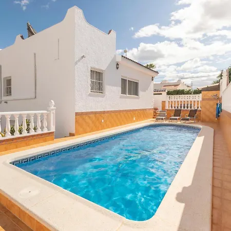 3 Bedroom Lovely In Semesterbostad